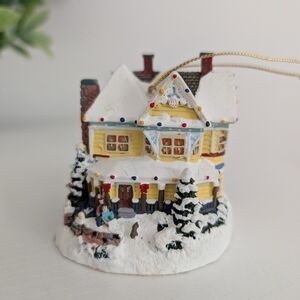 "Homestead" Thomas Kinkade Winter Memories Illuminated Ornament Collection